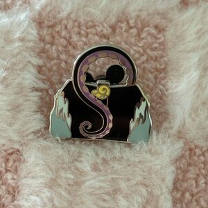 Ursula Handbag Pin